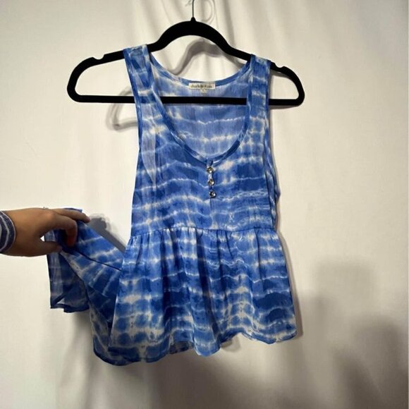 Woman’s peplum (high/low), long tail shirt. Swimsuit coverup or tank with flair. - Picture 2 of 10